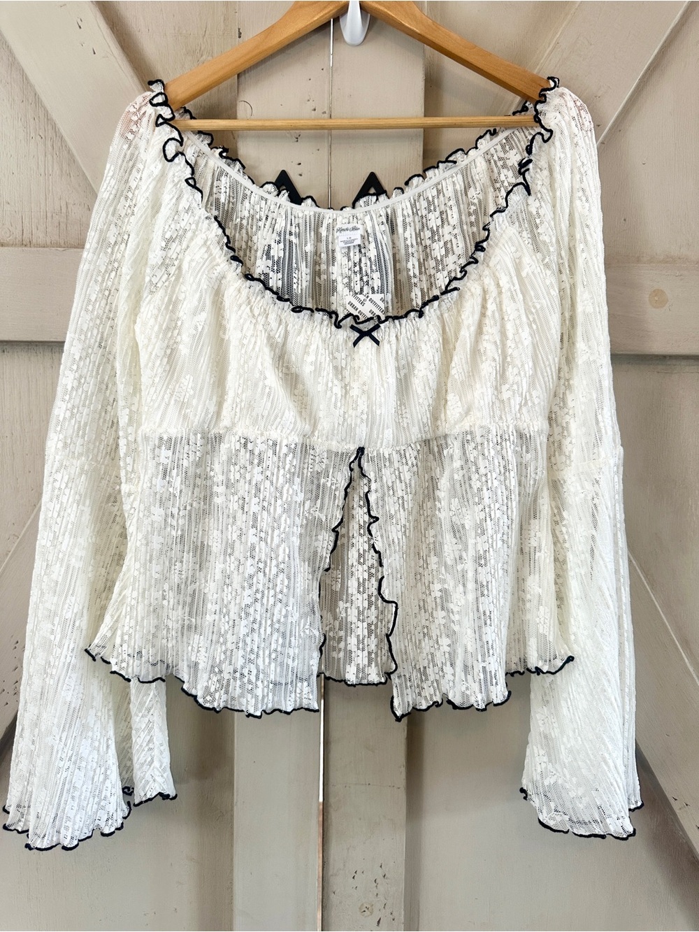 NWT Kimchi Blue Ivory Lace Off Shoulder Bell Sleeve Boho Top Size Large